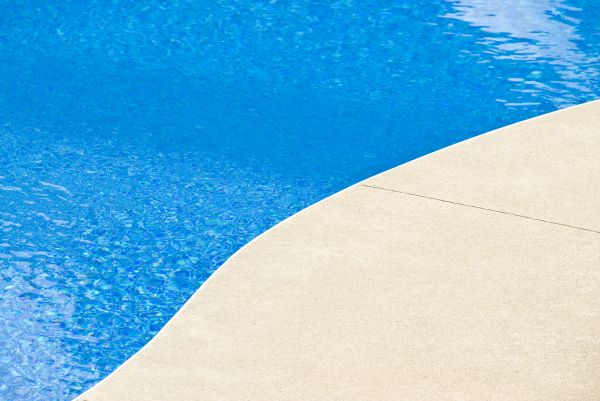 Cost of Pool Deck Construction in Burlington