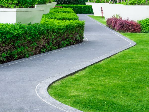 Cost of Walkway Curb Installation in Burlington